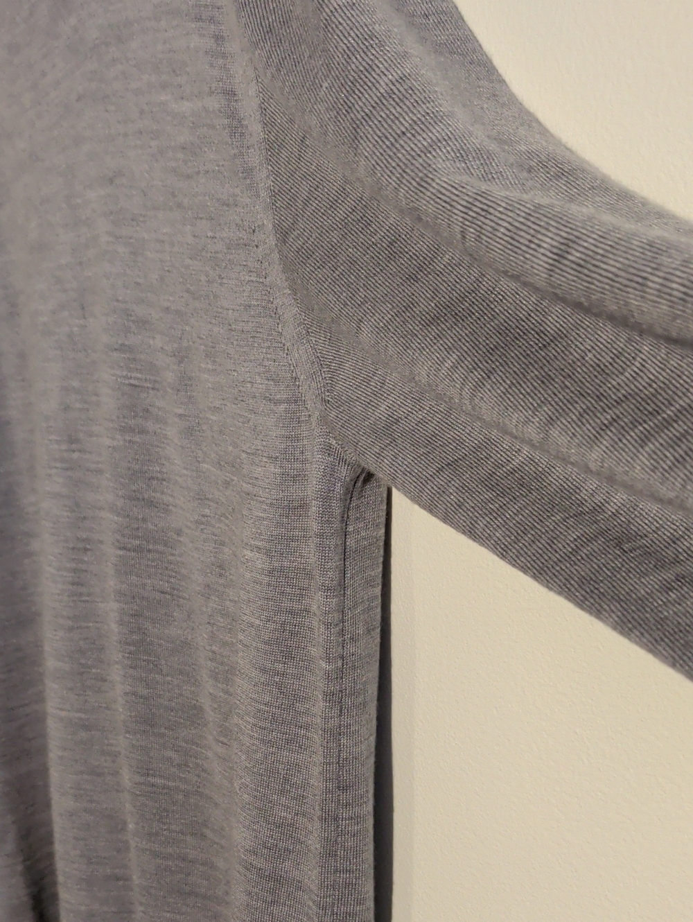 JACK VICTOR wool silk cashmere gray turtleneck sweater - size medium - Picture 7 of 11